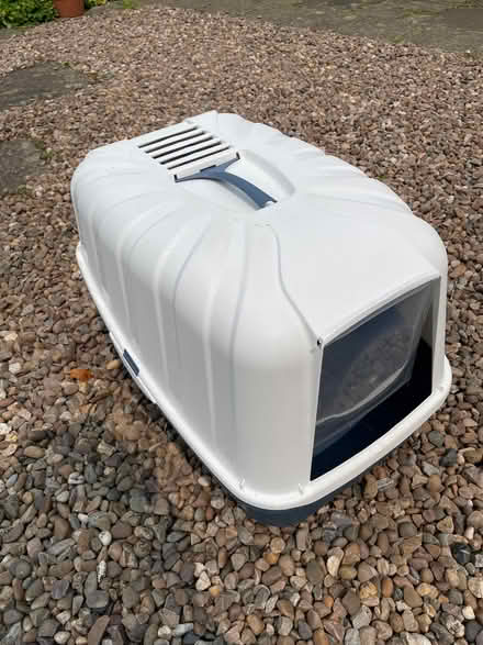 Photo of free Covered Cat Litter Tray (Allestree Park DE22) #1