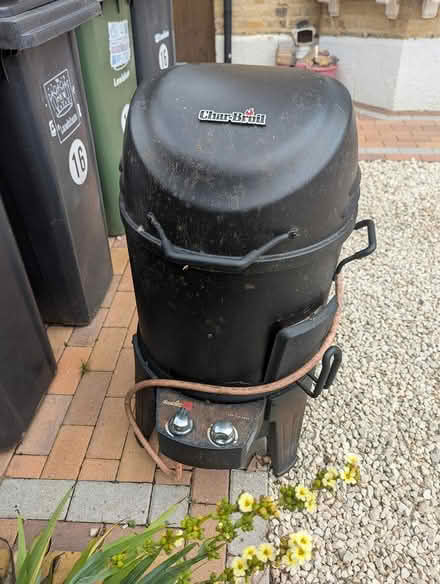 Photo of free barbeque/ smoker Charbroil (Forest Hill) #2