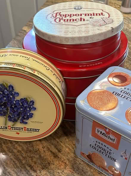 Photo of free Assorted tins (Capitol Hill NE (20002)) #1