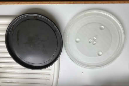 Photo of free Turntable & metal tray microwave (Llandrindod Wells LD15) #1
