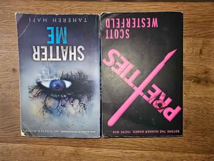 Photo of free 2 fiction books (Herne Hill SE24) #1