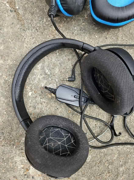 Photo of free Broken head sets (Welling DA15) #2