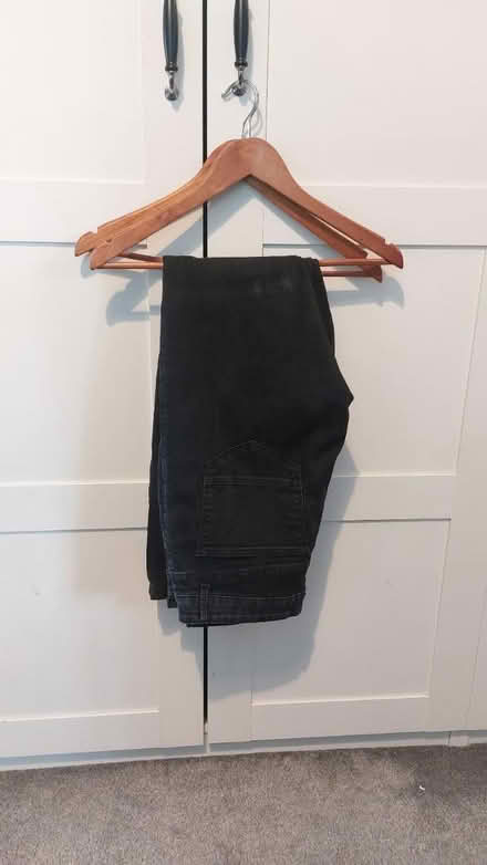 Photo of free Men's black jeans (SM1) #1