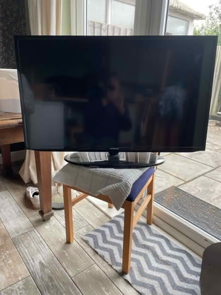 Photo of free Samsung TV - freesat /sat only (Leyland PR25) #1