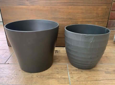 Photo of free 2 ceramic plant pot holders (Totteridge HW HP13) #1