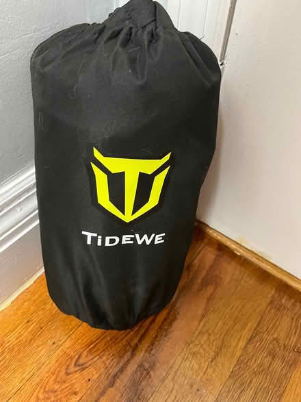 Photo of free Women’s medium rain suit (Central Harlem) #1