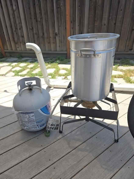 Photo of free Outside propane stove (Lawrence expwy & Lakehaven) #1