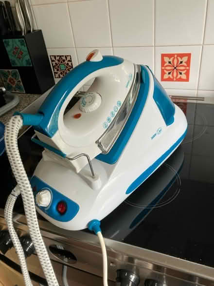 Photo of free Steam Iron (Houghton Regis LU5) #3