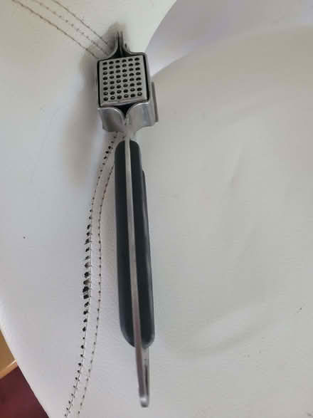 Photo of free Garlic Press, crush Garlic and Ginger effortlessly (West End LA3) #2