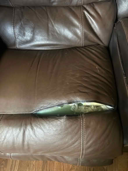 Photo of free READ DESCRIPTION*Leather Couch (Chantilly, Bull Run) #2