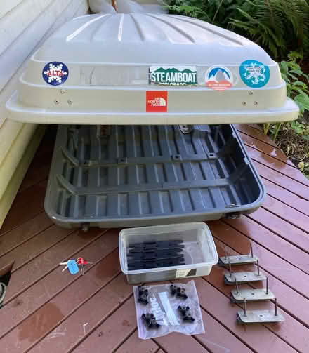Photo of free Thule 600 Car Roof Cargo Box (Lake Hills area, Bellevue) #1
