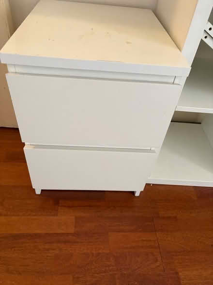 Photo of free 2 bedside units with drawers. (NW8) #1