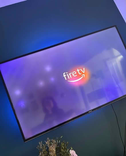 Photo of free 47” TV with white light specks (Reddish SK5) #2