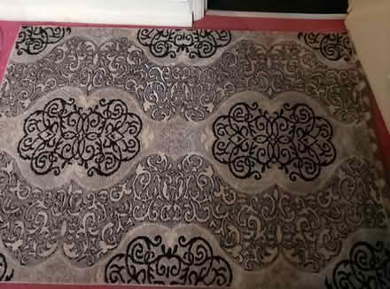 Photo of free Nice rug (South ockendon RM15) #1