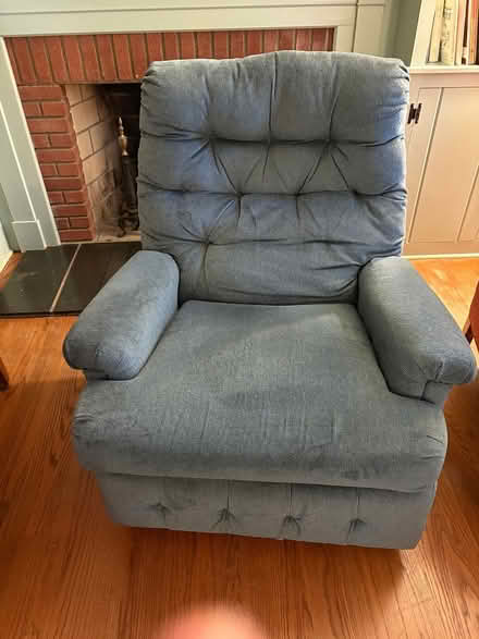 Photo of free Large recliner (Spackenkill) #1