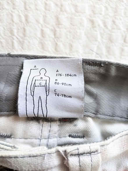 Photo of free Decorators work trousers W: 30 (Twickenham TW2) #4