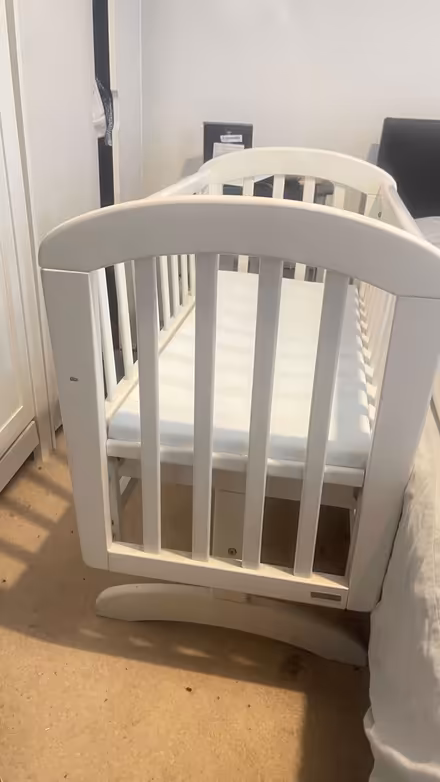 Photo of free Baby cot (CM13) #2