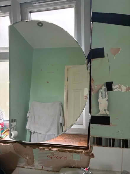 Photo of free Mirror (Old town SG1) #1