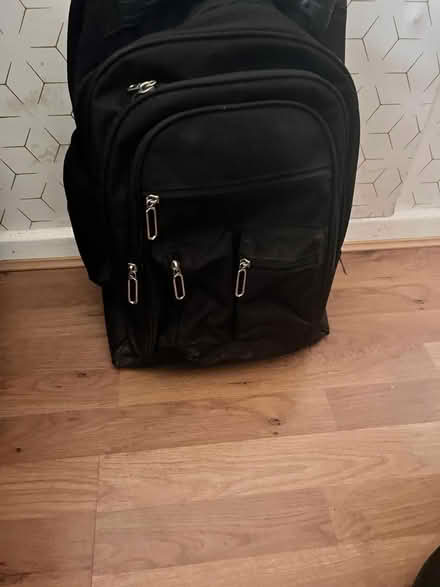 Photo of free Laundry bag and Roller backpack (Croydon) #1