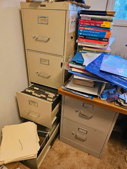 Photo of free 4 and 2 drawer cabinets (In lake City near 33rd Ave NE) #1
