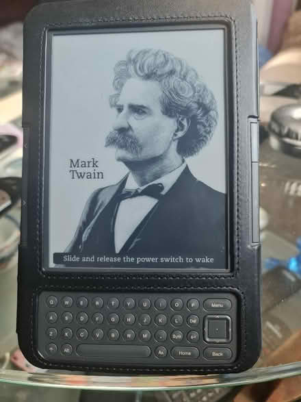 Photo of free Amazon kindle reader and case (Hareholme BB4) #1