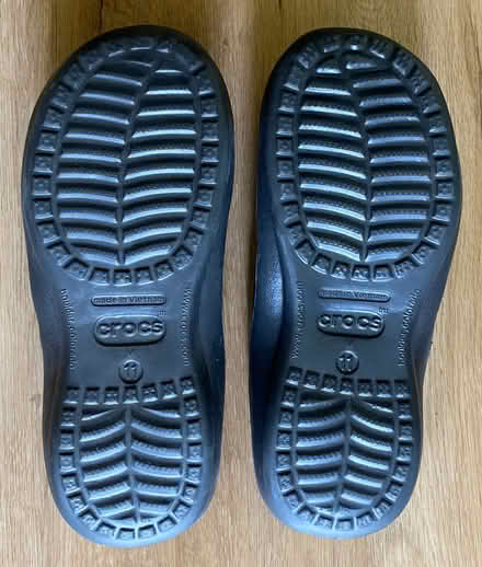 Photo of free Crocs sandals - mens size 11 (Fleetville AL1) #2