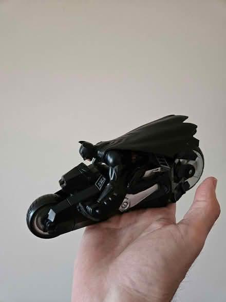Photo of free Batman motorcycle toy (Hitchin SG4) #1