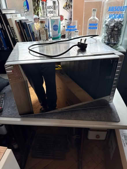 Photo of free Microwave 25L (Addlestone KT15) #1
