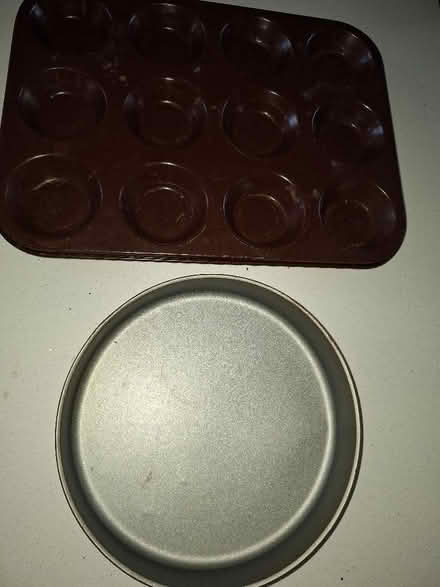 Photo of free 2 cake tins. (Malvern Link WR14) #1