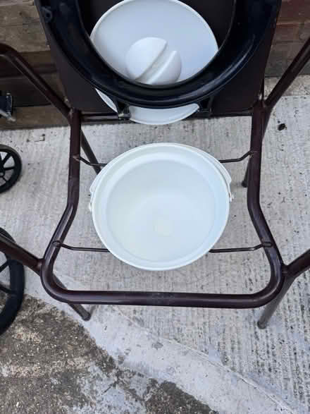 Photo of free Commode very clean and tidy (Garston WD25) #4