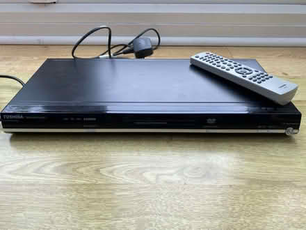 Photo of free DVD player (Cliff Hill CV34) #1