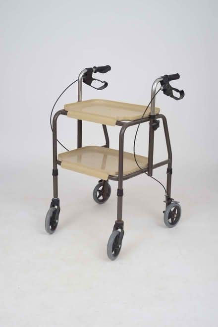 Photo of free mobility walker with trays, one brake doesn't work (Southgate N14) #1