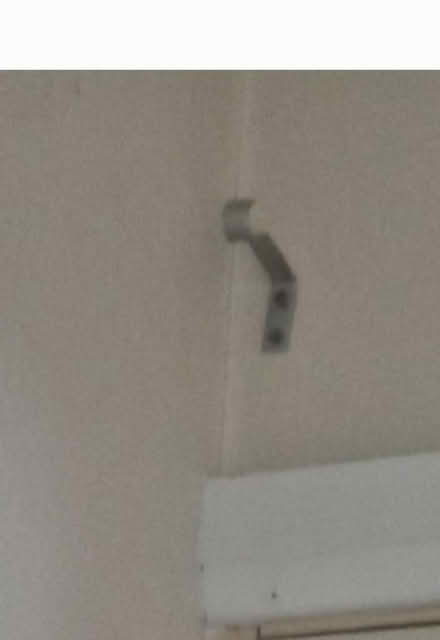 Photo of free Extending 19mm curtain pole and grey curtain (Buttershaw BD6) #2