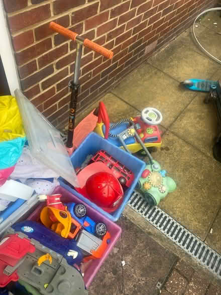 Photo of free Used toys and baby seat (Hammersmith) #2