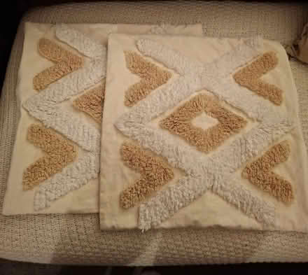 Photo of free 2 Cream/Beige Cushion Covers (Dunston/Low Teams NE8) #1