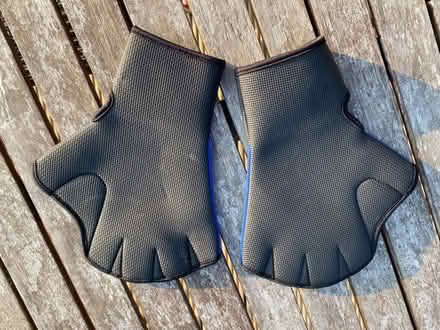 Photo of free Aqua Gloves size M (AB21) #2