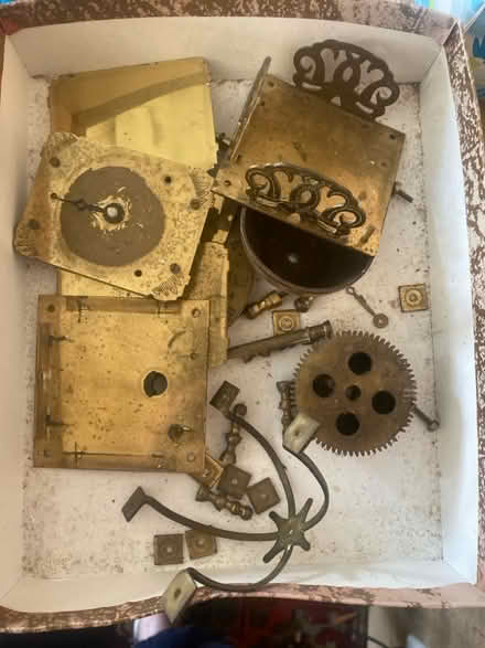 Photo of free Battery operated lantern clock (Harpenden AL5) #1