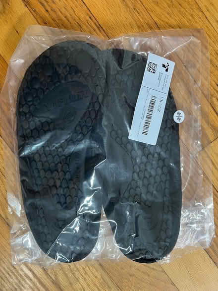 Photo of free EU38 water sport slip on sock shoe (Walden - North Porter Square) #1