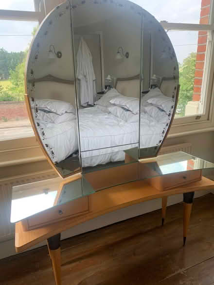 Photo of free Dressing Table vintage Art Deco (Spring Grove TW7) #1