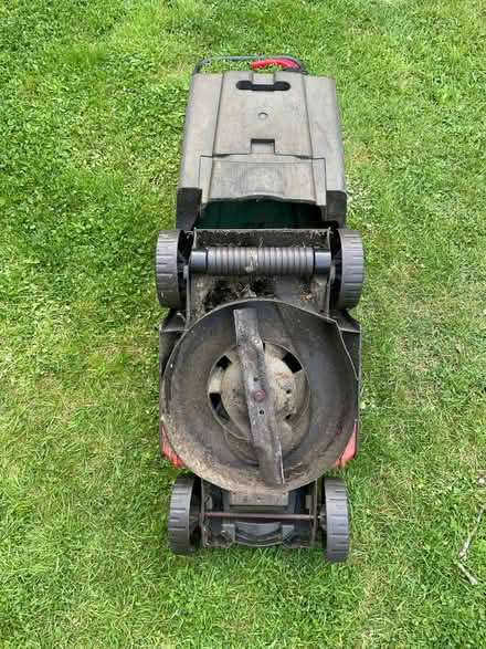 Photo of free Bosch lawnmower - needs mending (SE24 9PU) #4