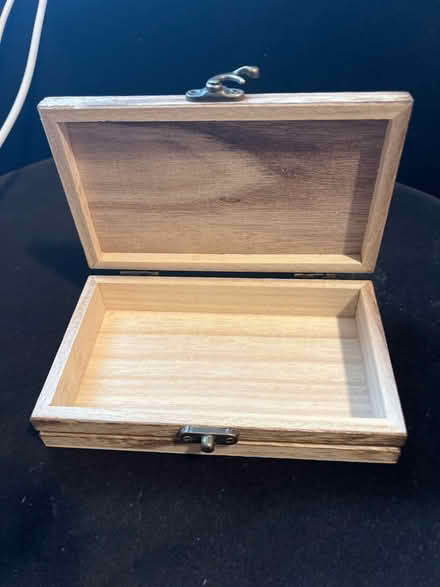 Photo of free Balsa wood box w clasp (Adam’s Point, Oakland) #2