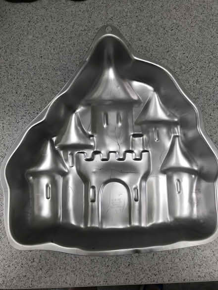 Photo of free Castle mould cake tin (HP1) #1