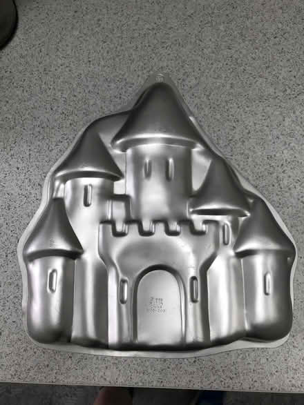 Photo of free Castle mould cake tin (HP1) #2