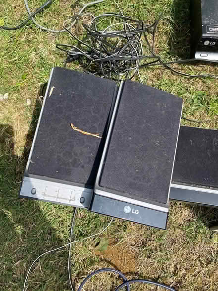 Photo of free LG DVD Player and surround sound (Horndon SS17) #2