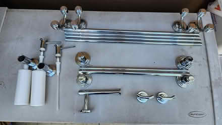 Photo of free Collection of bathroom accessories (Farm Hills in Redwood City) #1