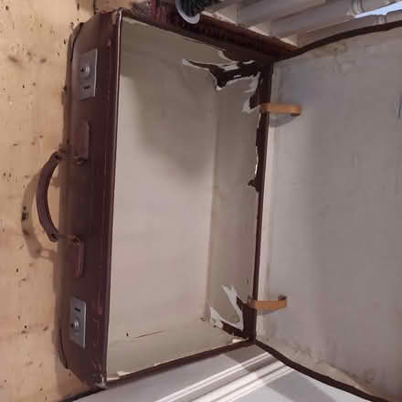 Photo of free Small suitcase, vintage (Gillingham ME7) #3
