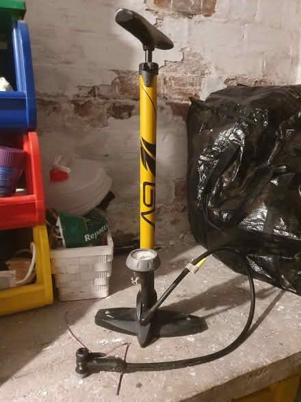 Photo of free foot operated bike pump (Cleckheaton BD19) #1