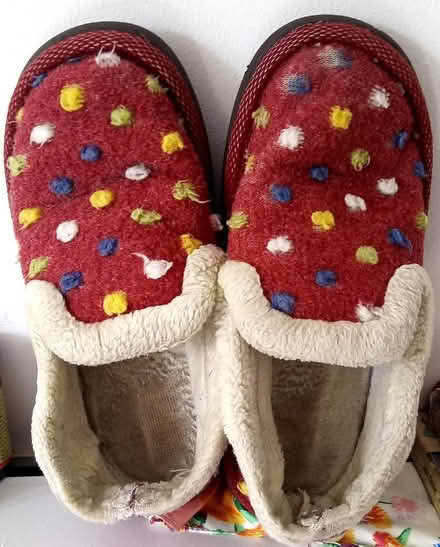 Photo of free Slippers size 4.5/5 (Bellevue EH7) #2