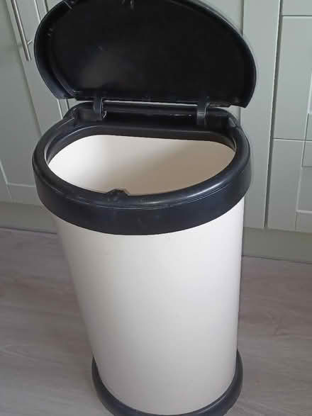Photo of free Kitchen Bin (Fareham PO16) #1