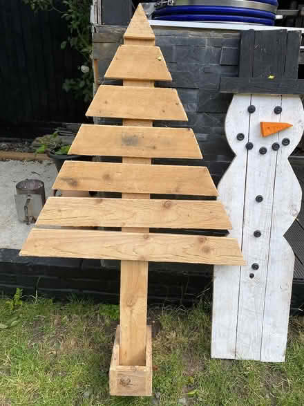 Photo of free Wooden Christmas Tree Decorations (Horndon SS17) #2